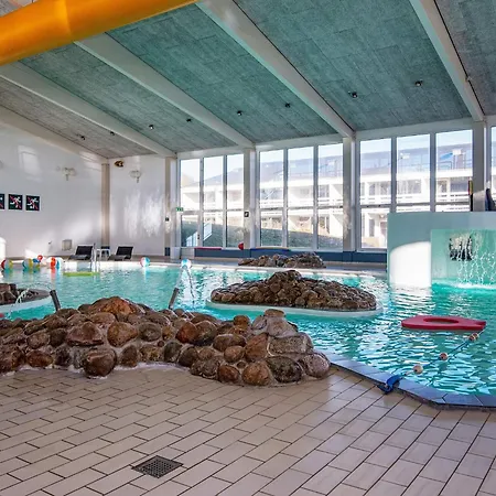 6 Person In Appartement