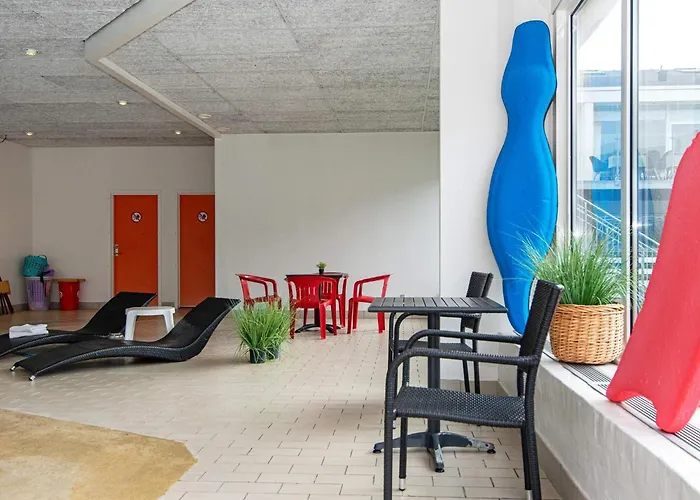 Apartment 6 Person In *